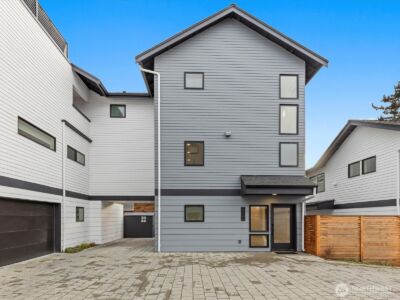3239 61st Avenue SW #unit B, Seattle, WA 98116