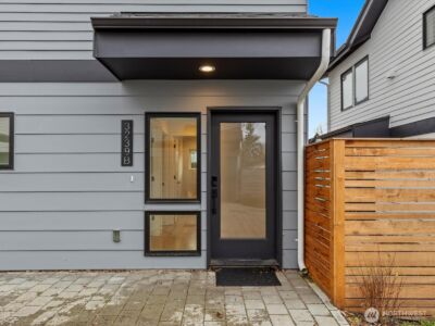 3239 61st Avenue SW #unit B, Seattle, WA 98116 - Photo 2