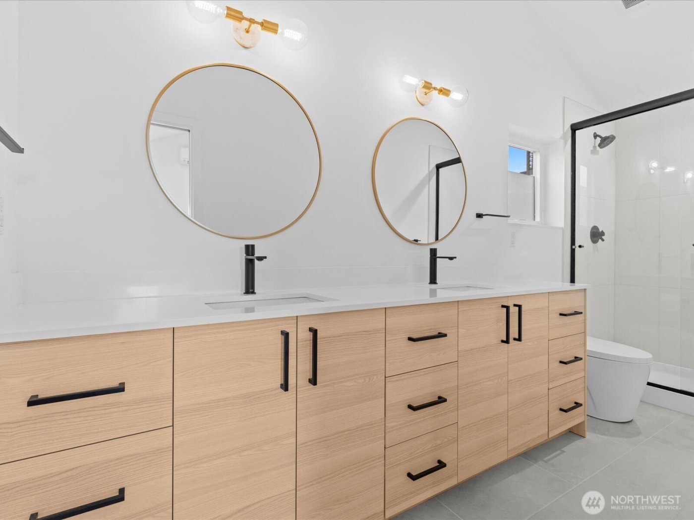 3239 61st Avenue SW #unit B, Seattle, WA 98116