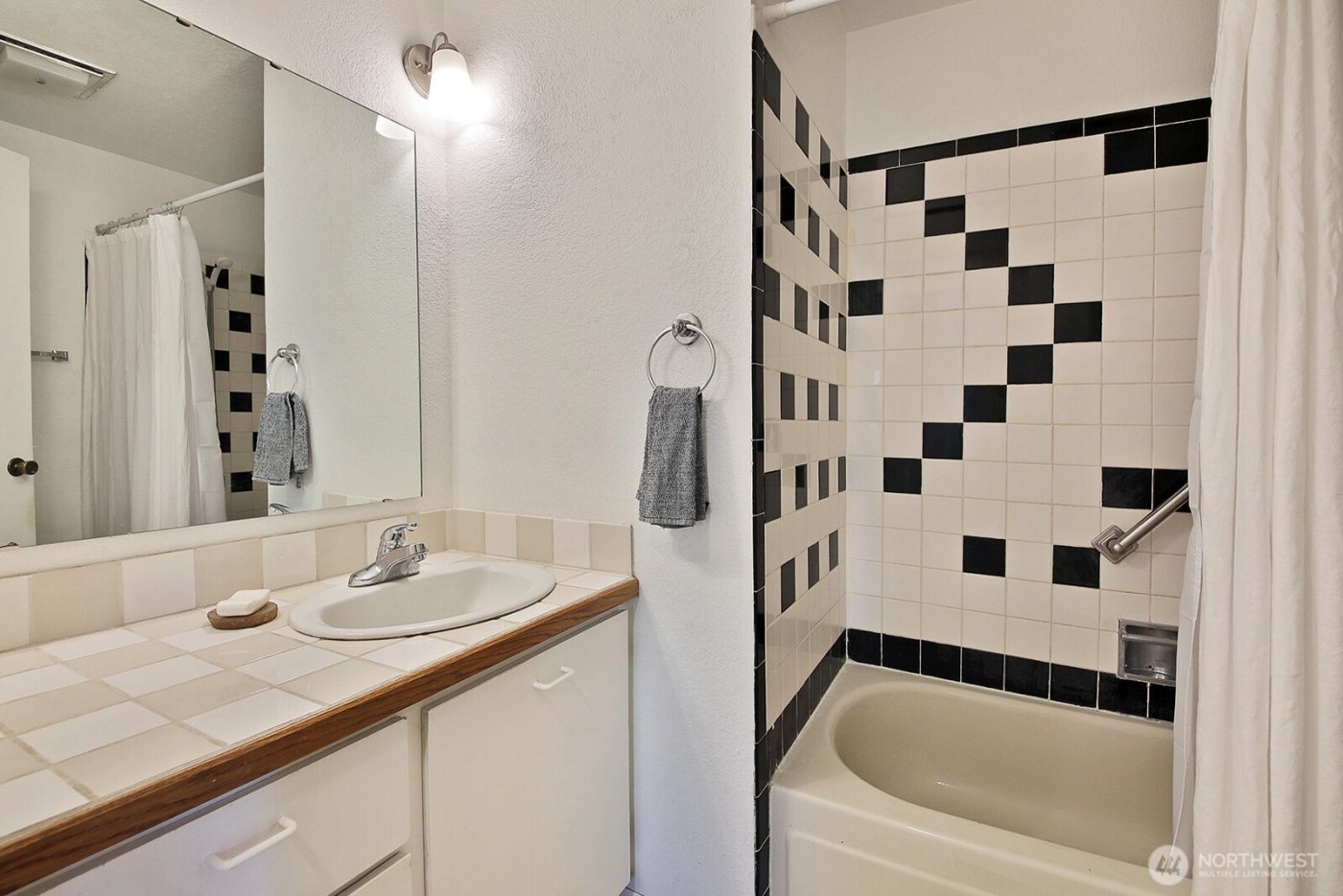 4960 Harbor Hills Drive , Freeland, WA 98249