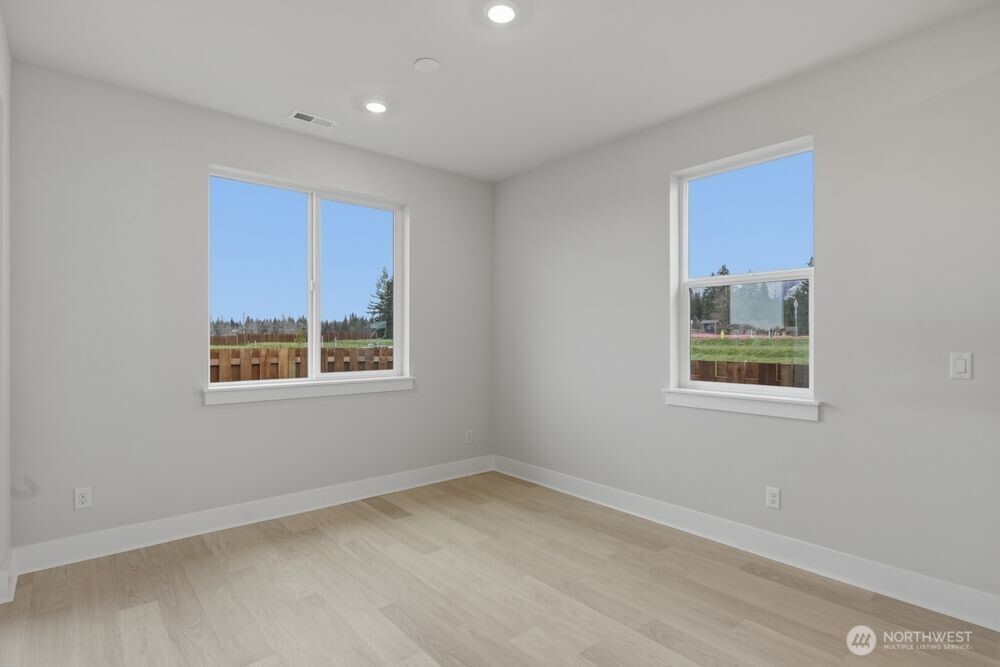 797 Weaver Drive E, Enumclaw, WA 98022