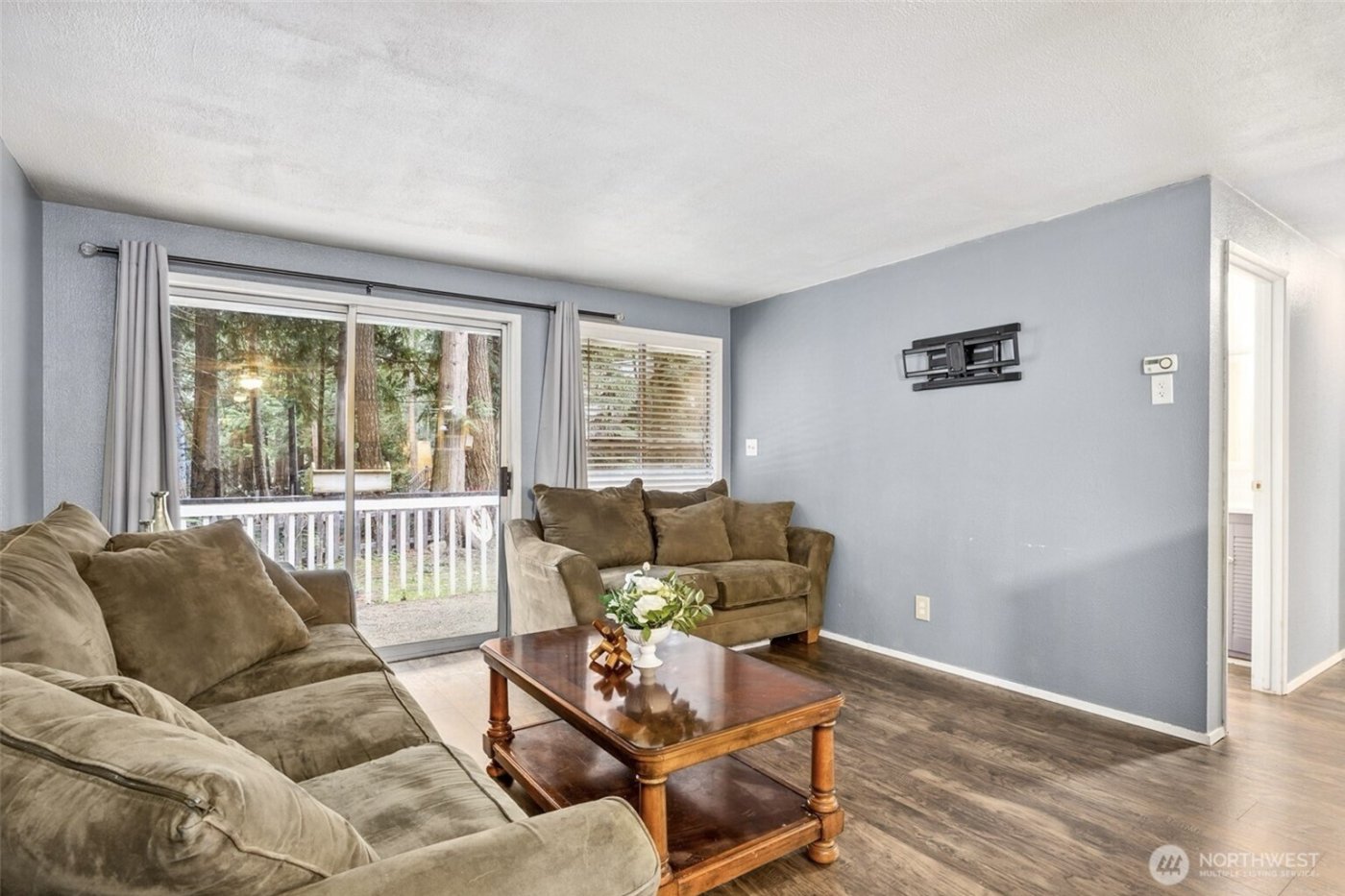 21843 Crest Lane SE, Yelm, WA 98597