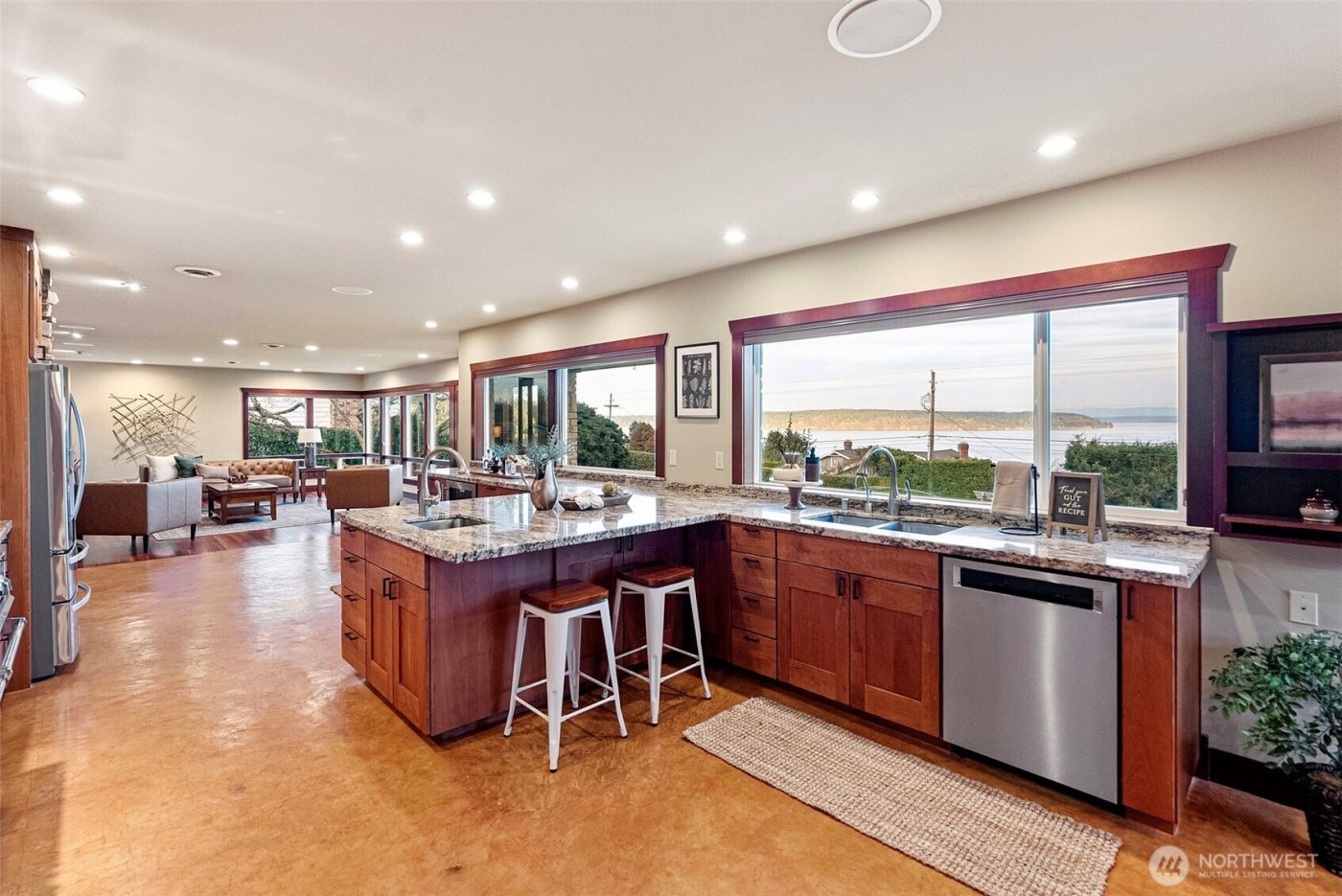 6916 Soundview Drive , Gig Harbor, WA 98335