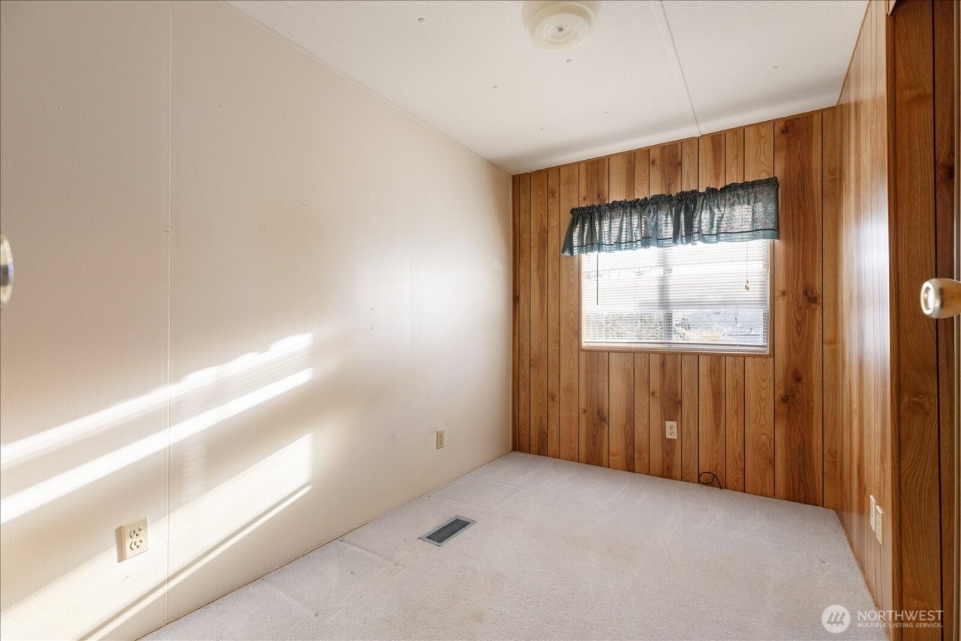 30901 State Route 20 #B3, Oak Harbor, WA 98277