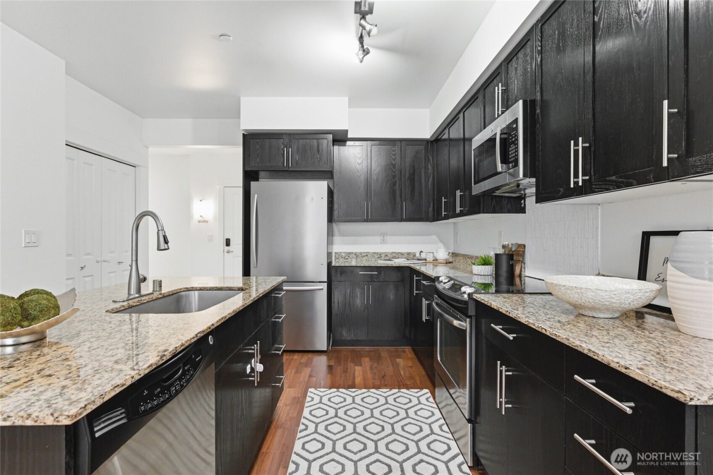 699 John St #319, Seattle, WA 98109