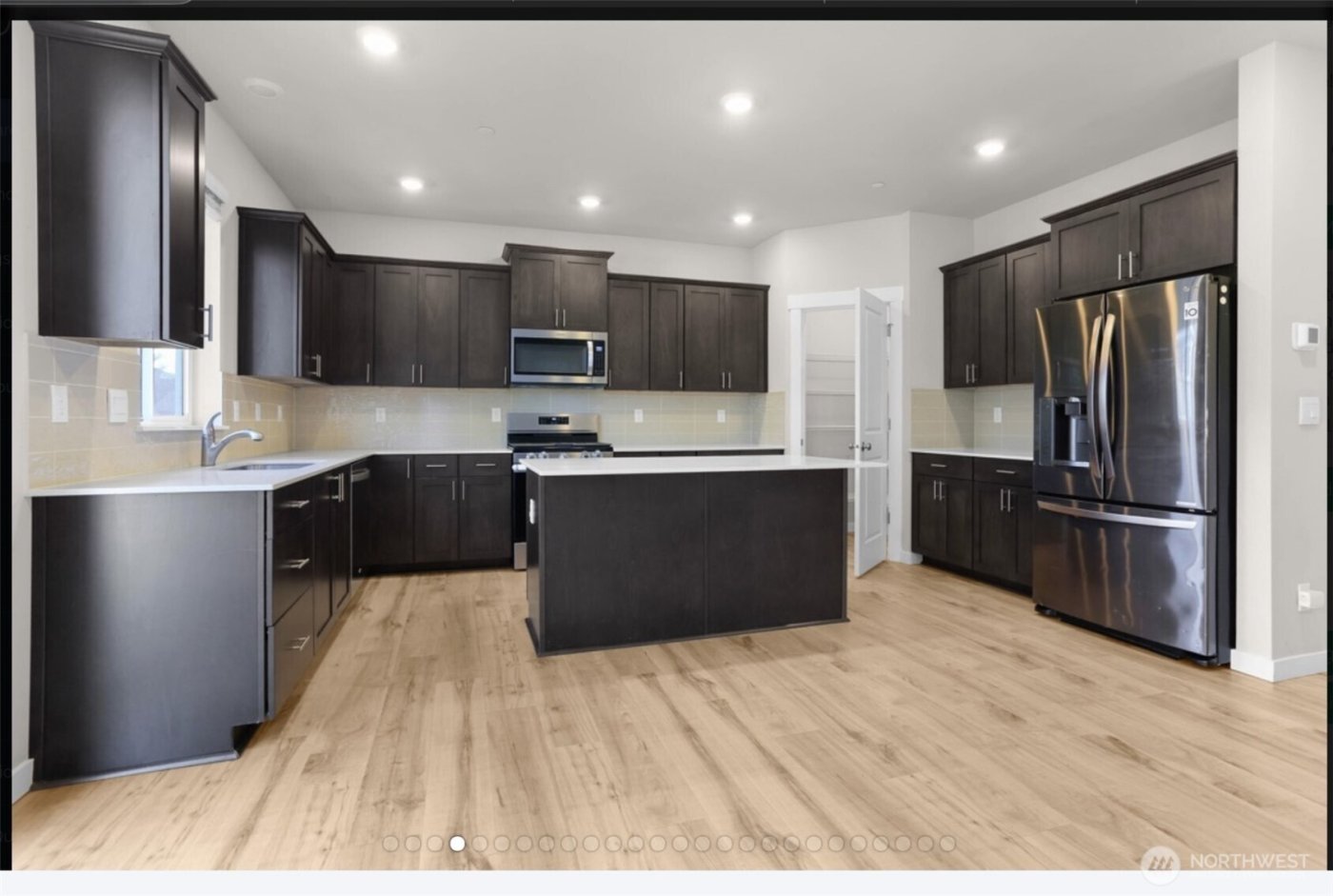 18823 111th Ave E , Puyallup, WA 98374