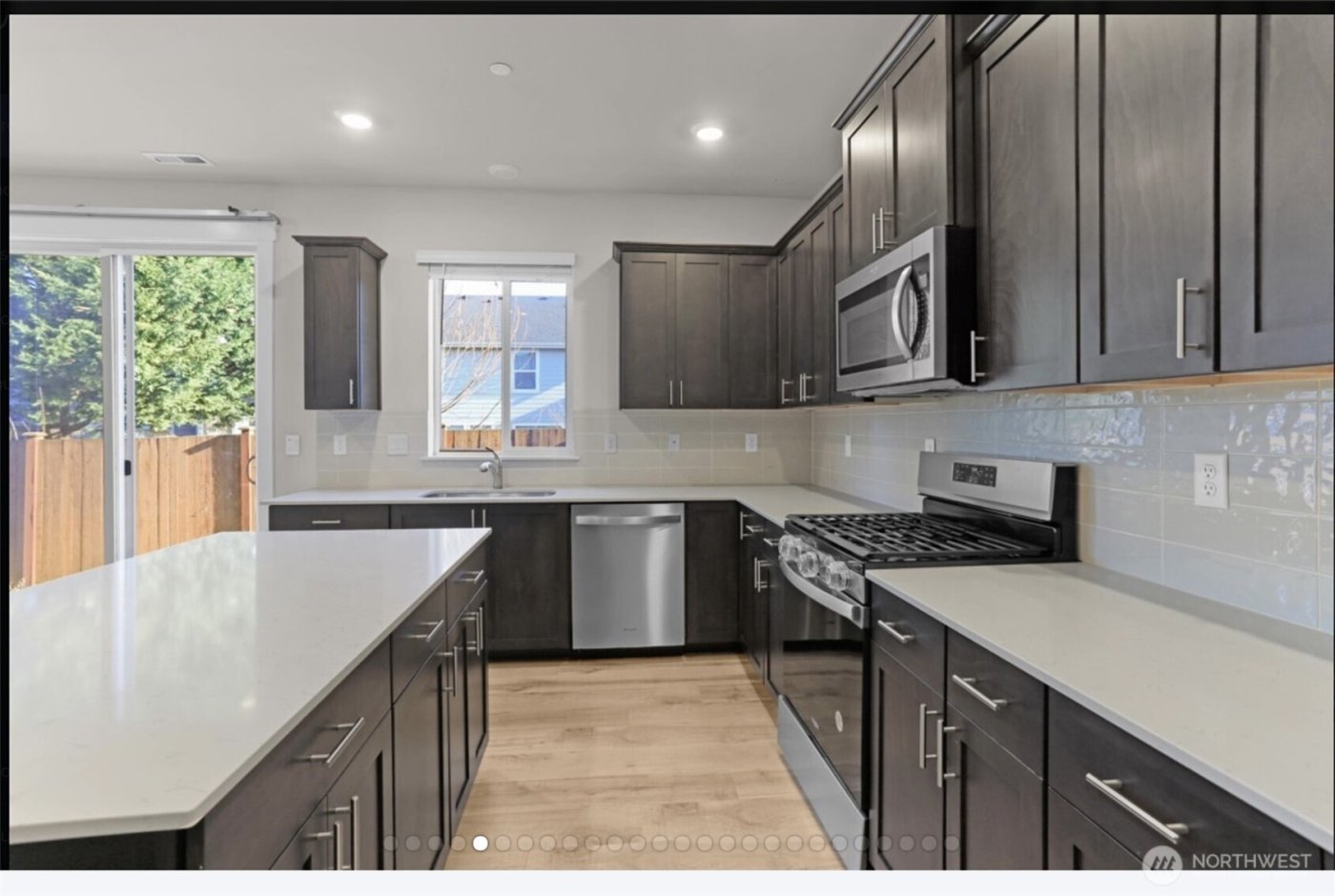 18823 111th Ave E , Puyallup, WA 98374