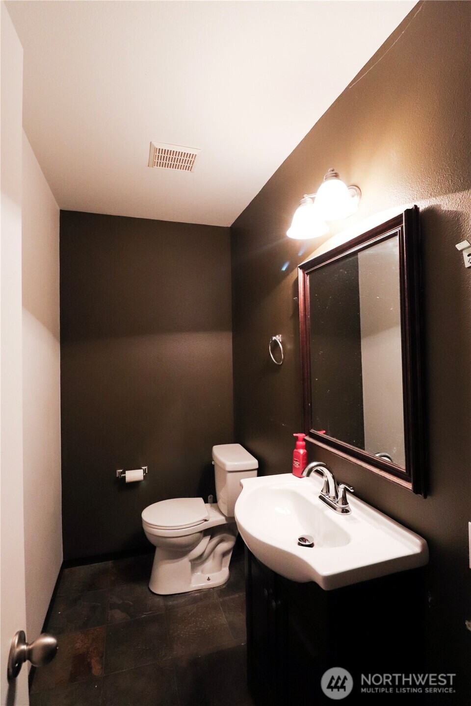 17211 Hound Dog Lane SW, Rochester, WA 98579