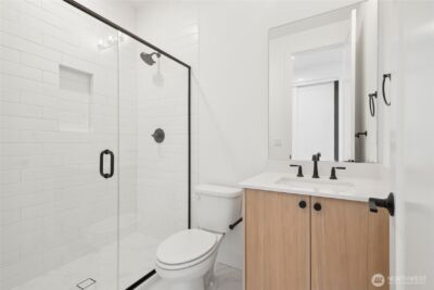 8428 137th Avenue SE, Newcastle, WA 98059 - Photo 5