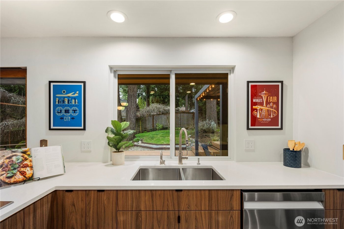 16700 SE 31st Street , Bellevue, WA 98008-5721