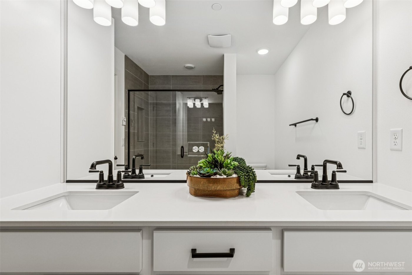 1192 Waterfall Way SE #1803, North Bend, WA 98045