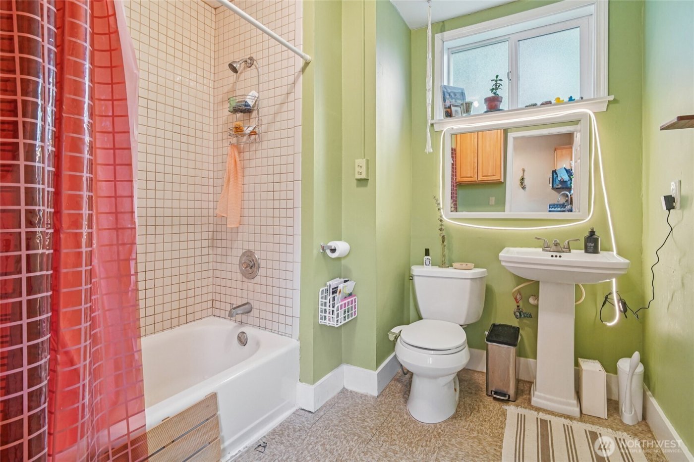 3913 3915 S Edmunds Street , Seattle, WA 98118