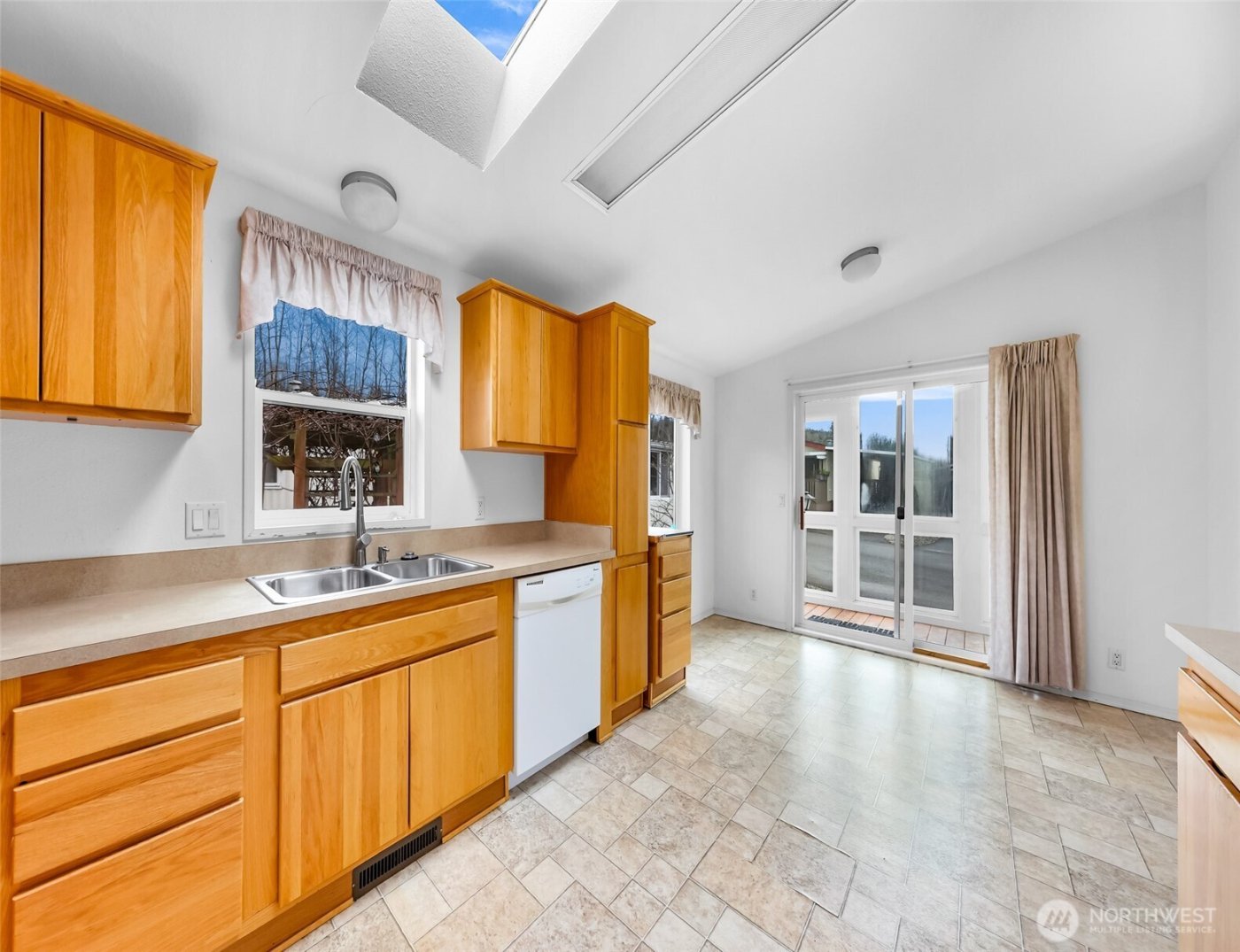 1200 Lincoln Street SW #120, Bellingham, WA 98229