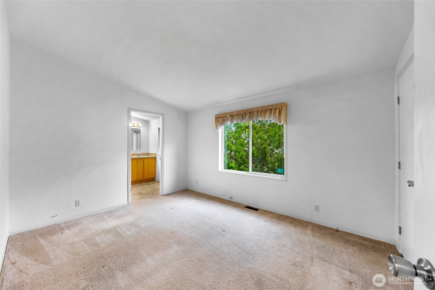 1200 Lincoln Street SW #120, Bellingham, WA 98229