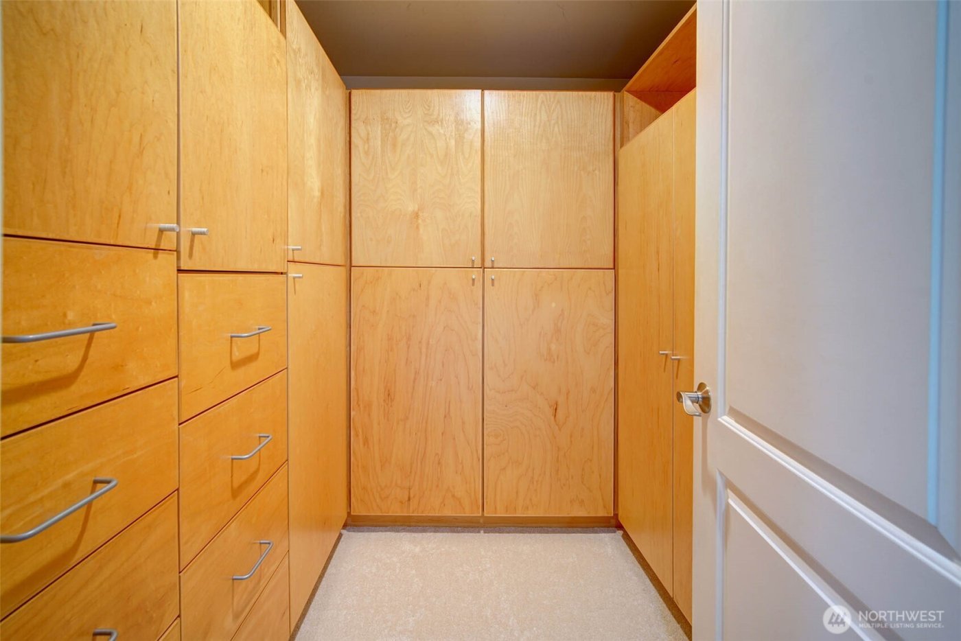 6145 93rd Avenue SE, Mercer Island, WA 98040-5045