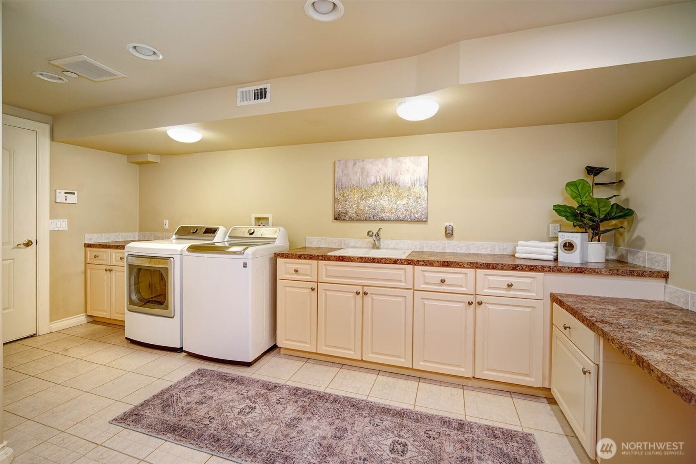 6145 93rd Avenue SE, Mercer Island, WA 98040-5045