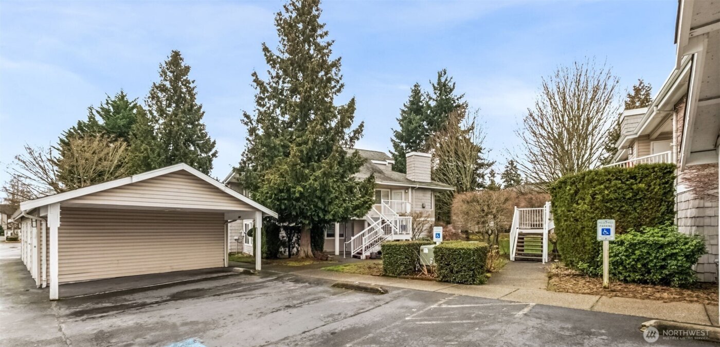 11130 SE 208th Street #A104, Kent, WA 98031