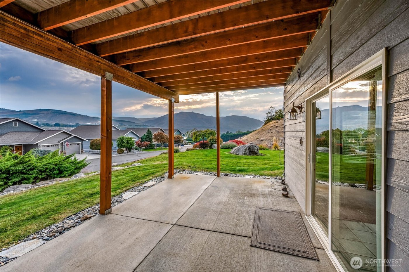 2840 Akamai Way , East Wenatchee, WA 98802