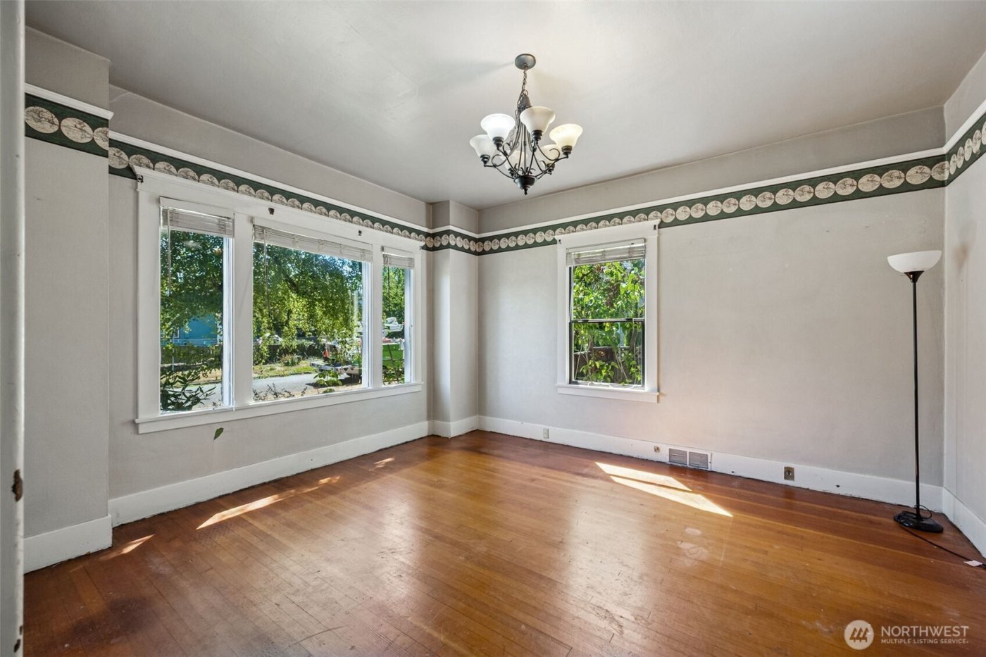 668 NW Folsom Street , Chehalis, WA 98532