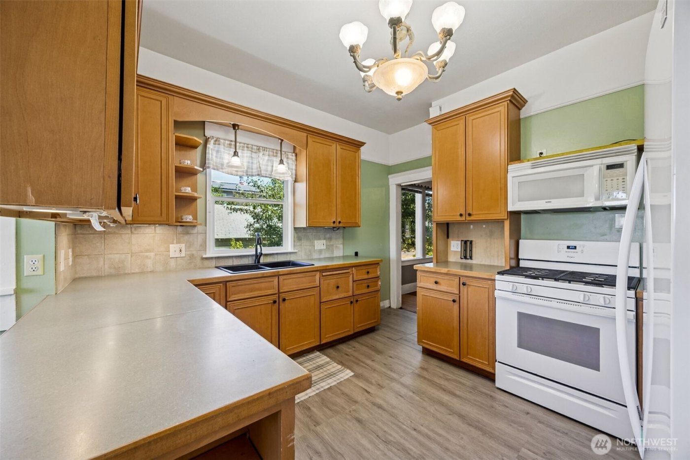 668 NW Folsom Street , Chehalis, WA 98532