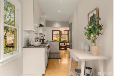 1724 31st Avenue , Seattle, WA 98122-3228 - Photo 12