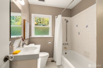 1724 31st Avenue , Seattle, WA 98122-3228 - Photo 14