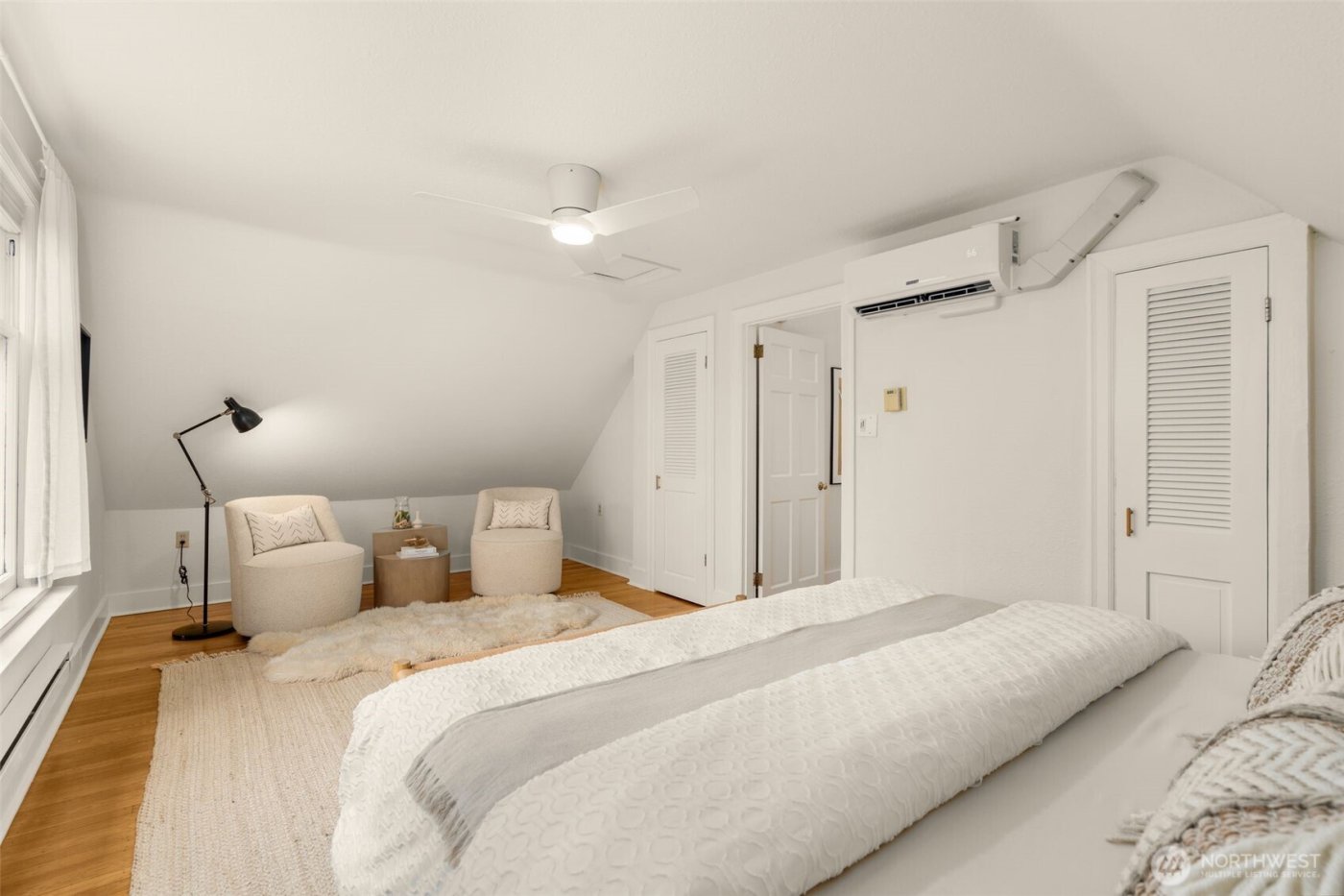 1724 31st Avenue , Seattle, WA 98122-3228