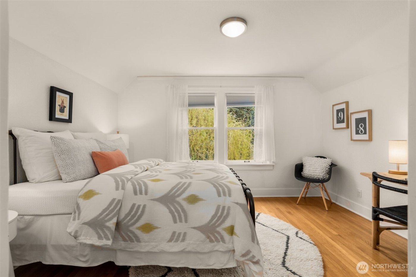 1724 31st Avenue , Seattle, WA 98122-3228