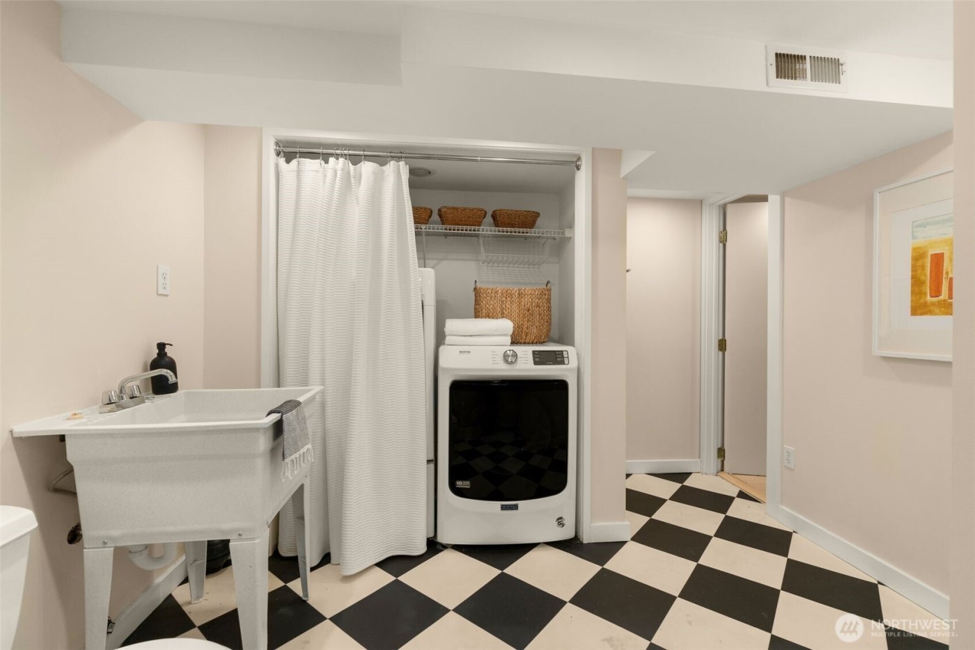 1724 31st Avenue , Seattle, WA 98122-3228