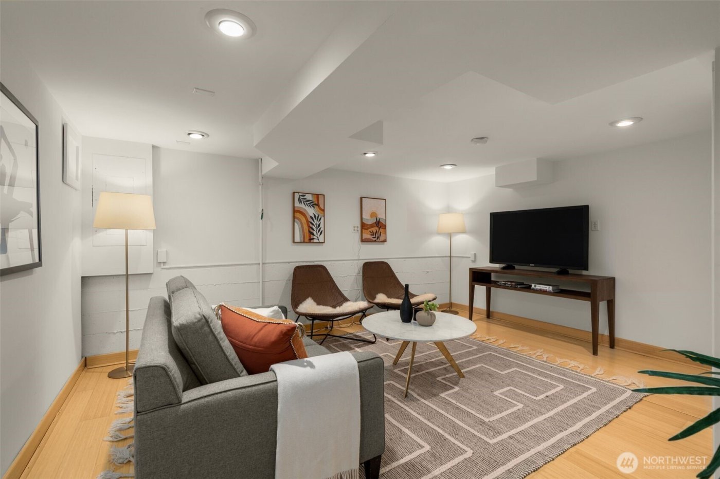 1724 31st Avenue , Seattle, WA 98122-3228