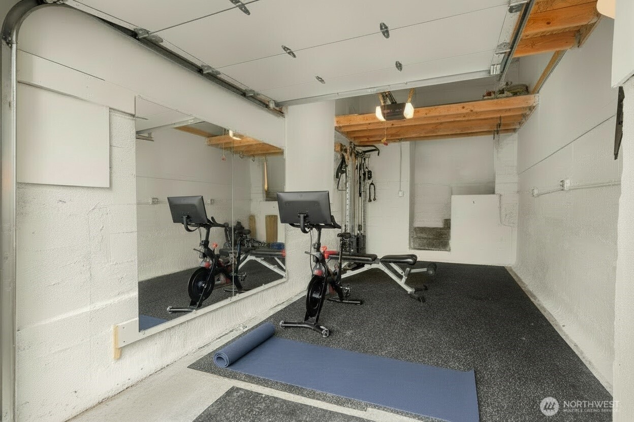 1724 31st Avenue , Seattle, WA 98122-3228