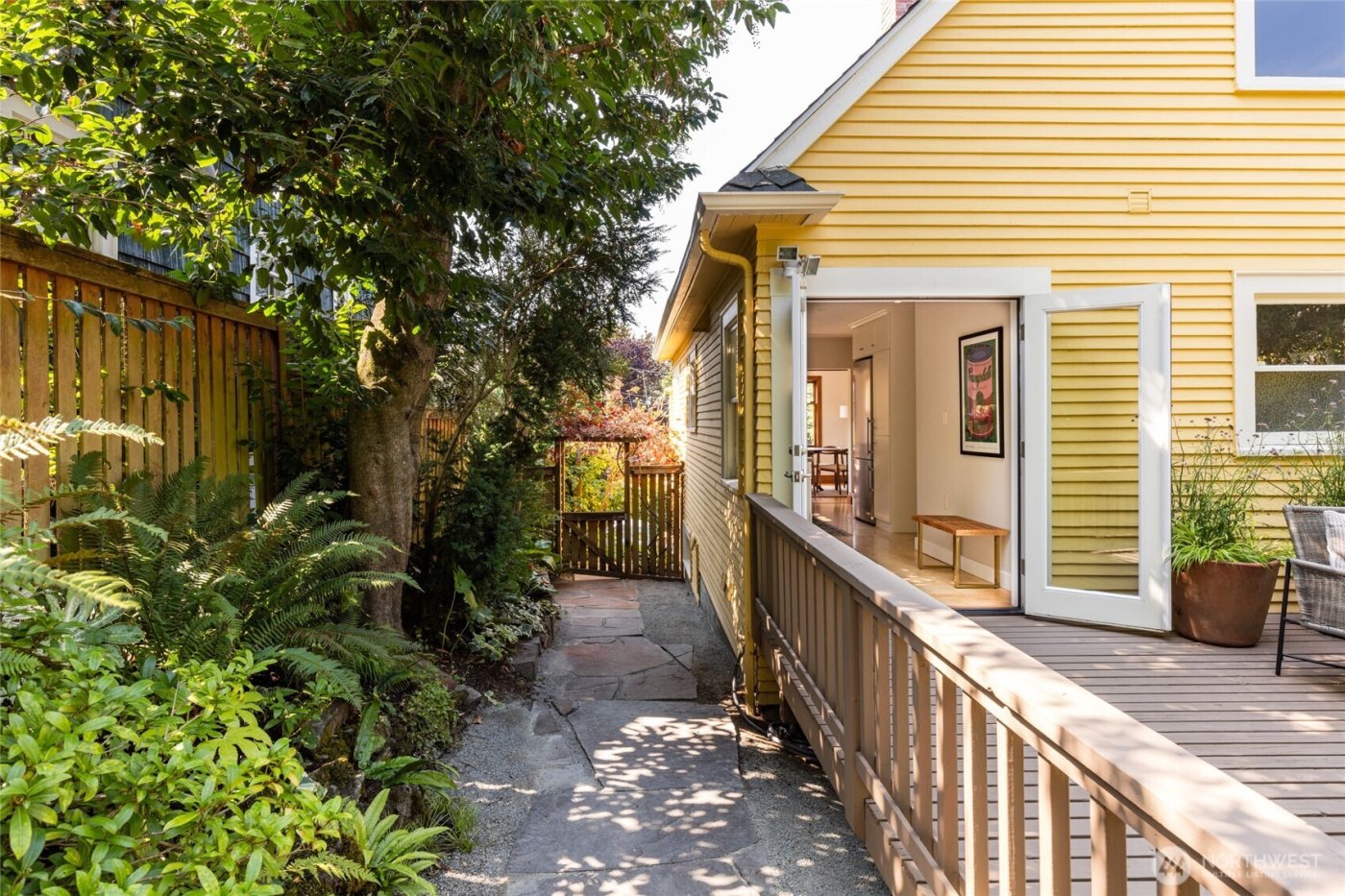 1724 31st Avenue , Seattle, WA 98122-3228