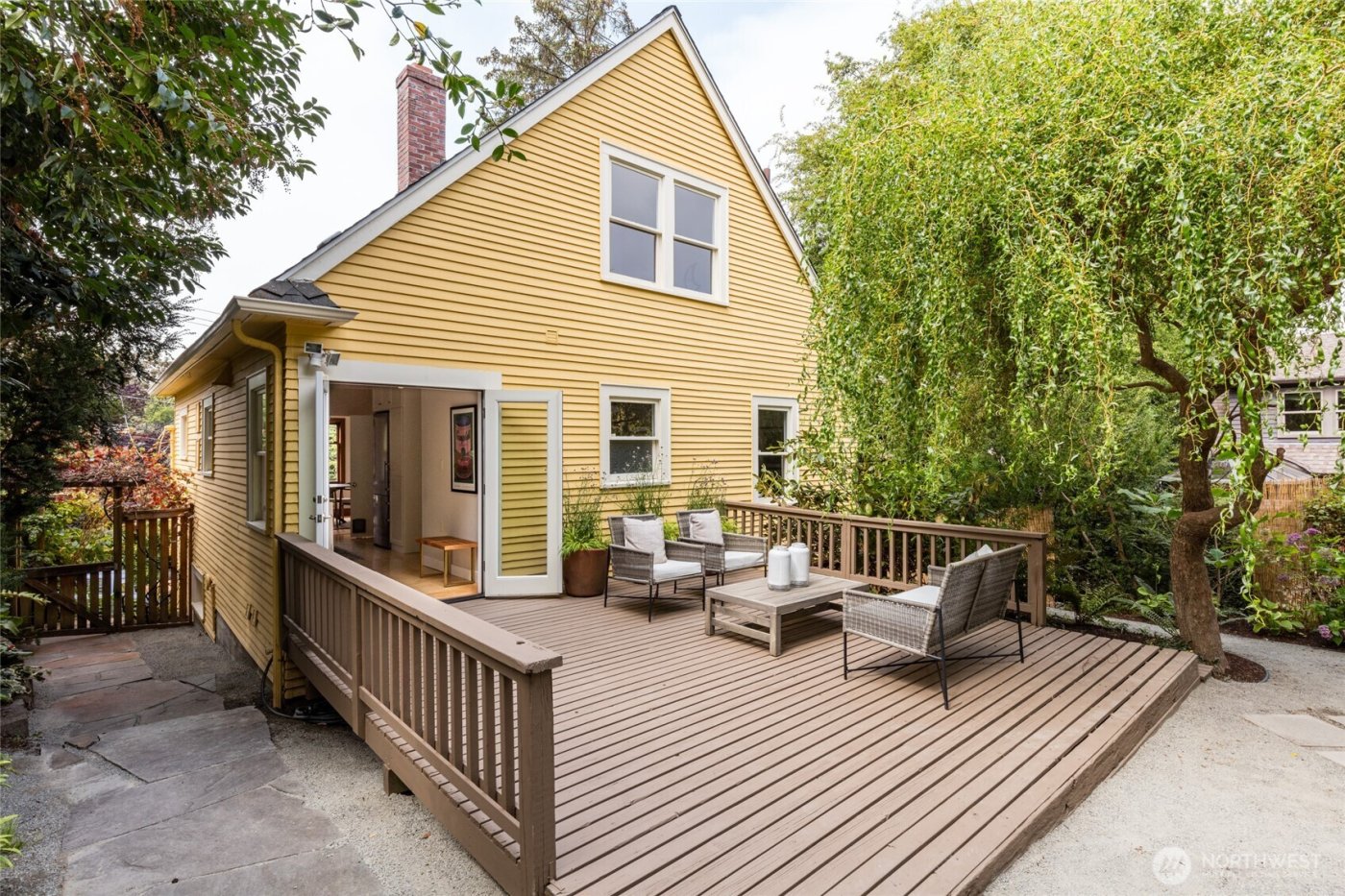 1724 31st Avenue , Seattle, WA 98122-3228