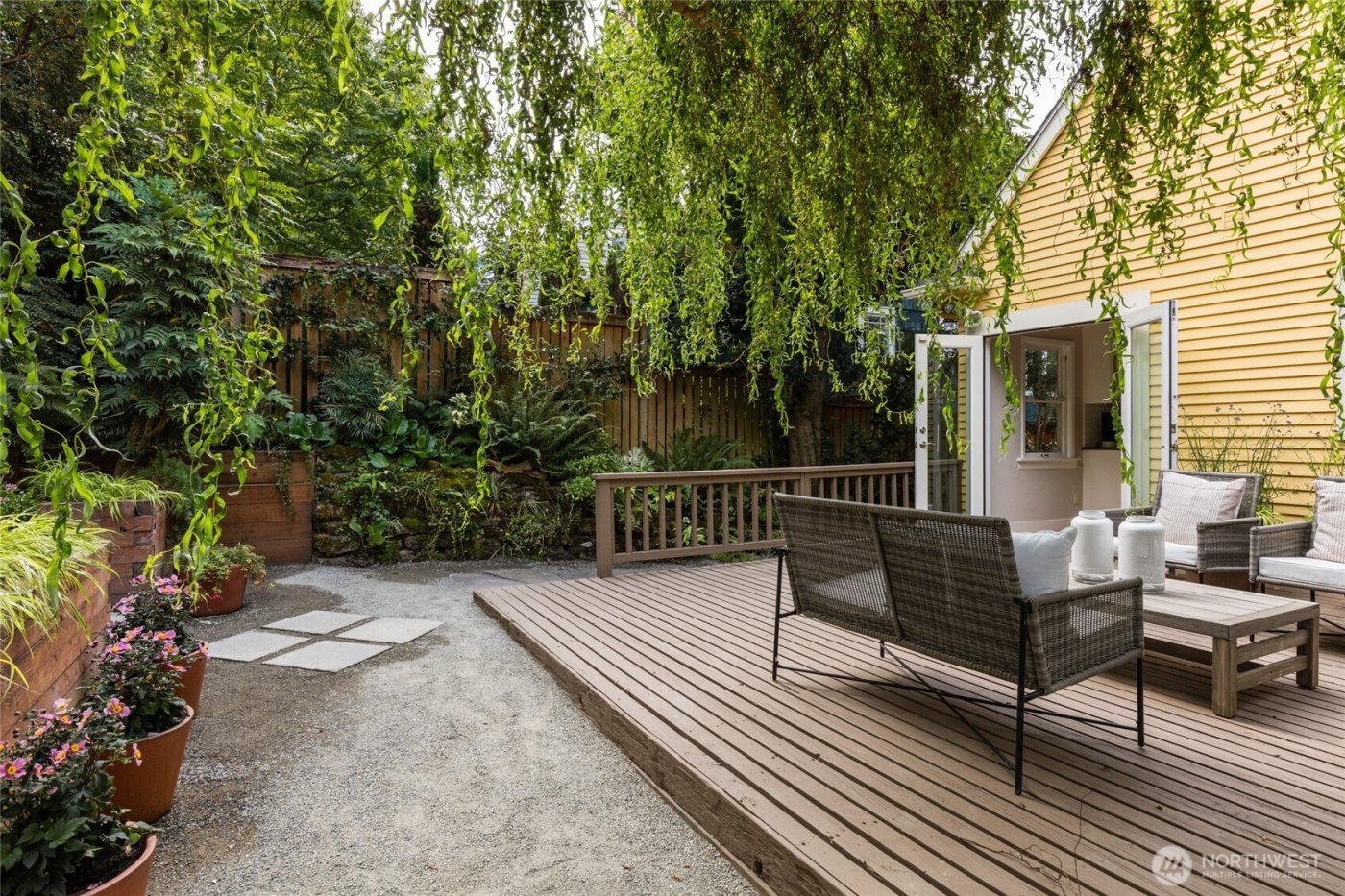 1724 31st Avenue , Seattle, WA 98122-3228