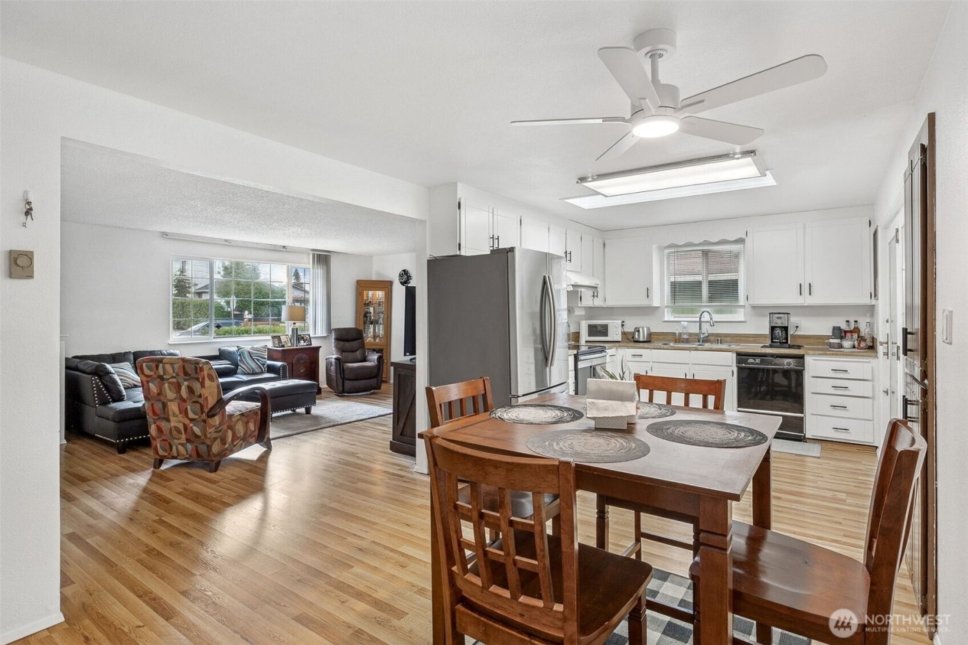 609 E 69th Street , Tacoma, WA 98404