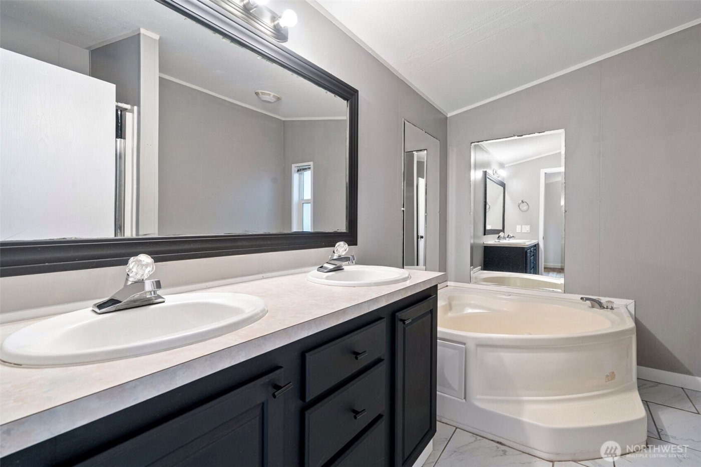 13942 169th Avenue SE, Rainier, WA 98576