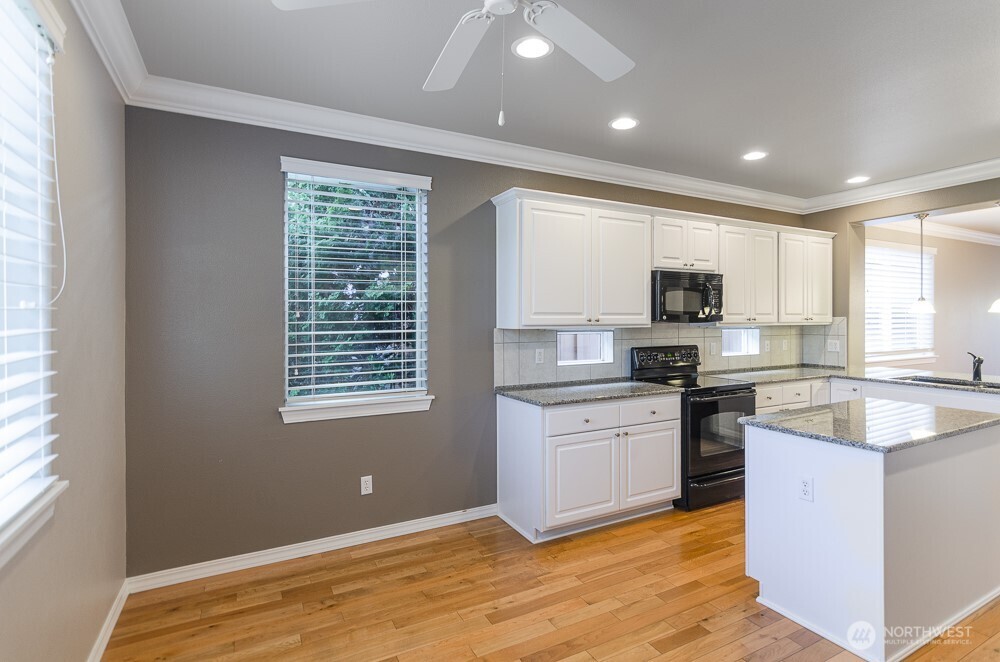 4963 Bend Drive NE, Lacey, WA 98516