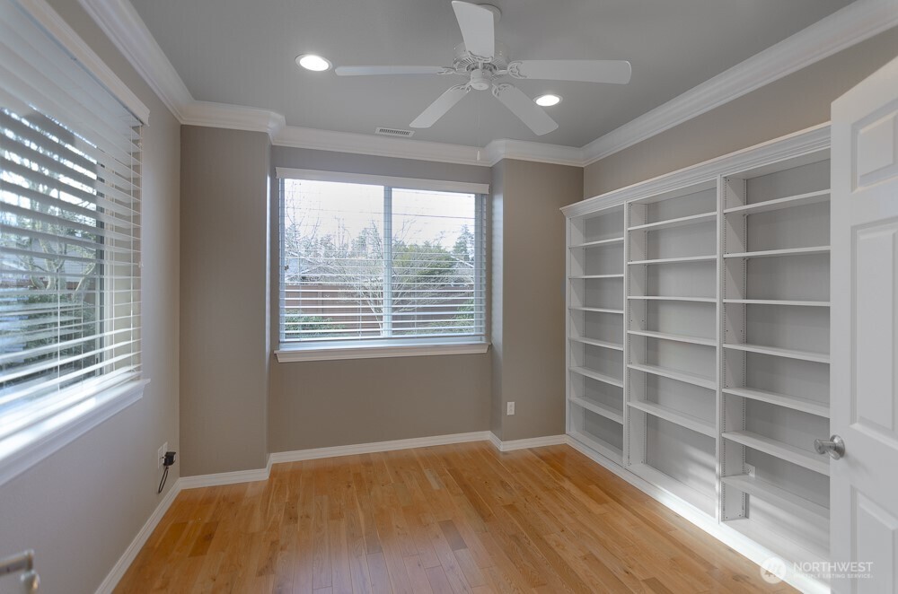 4963 Bend Drive NE, Lacey, WA 98516