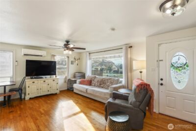 1034 S Market Boulevard , Chehalis, WA 98532 - Photo 2