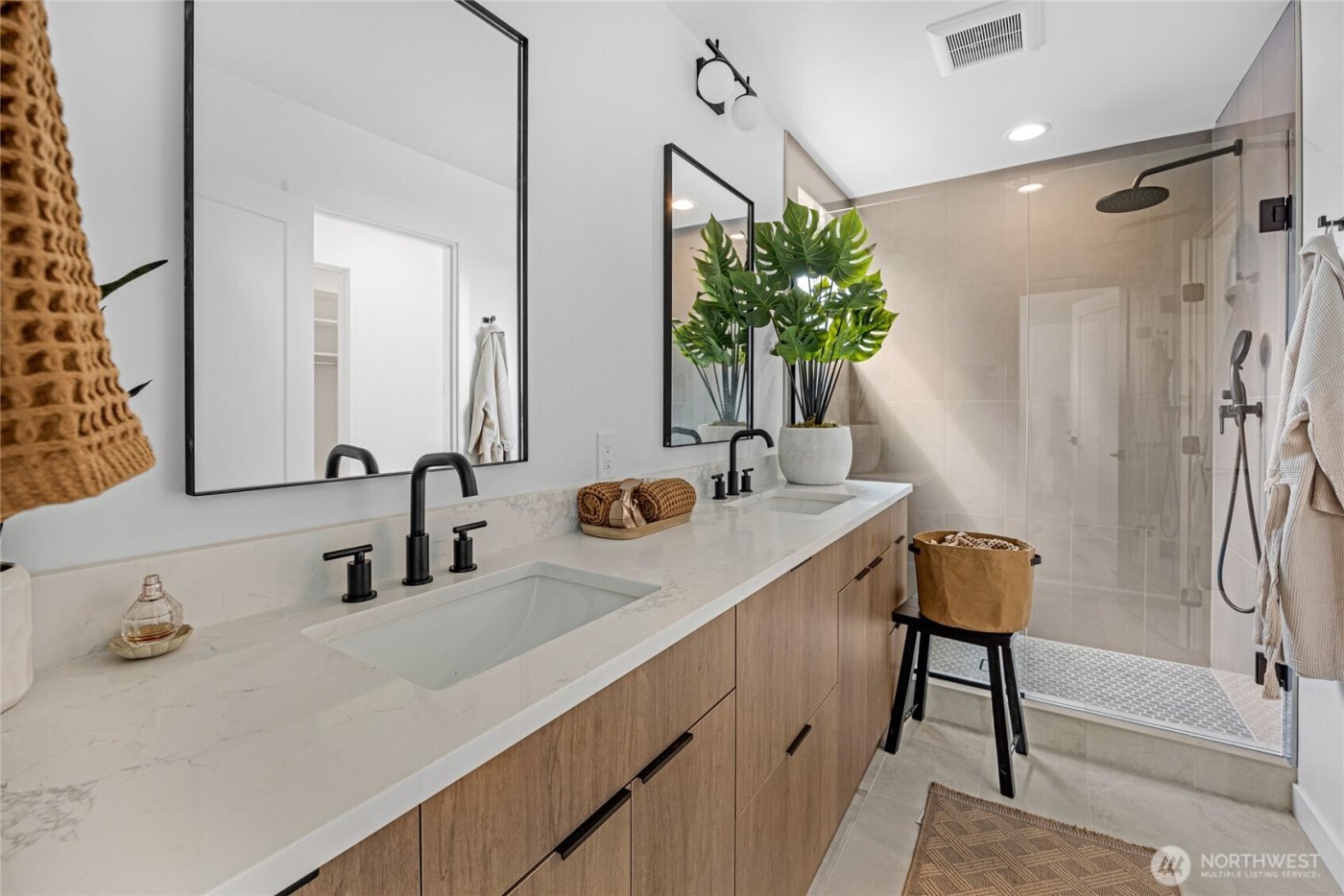 920 16th Avenue #B, Seattle, WA 98122