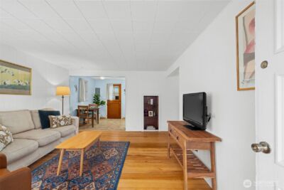 11437 Cornell Avenue S, Seattle, WA 98178 - Photo 4