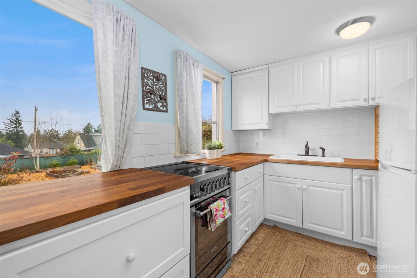 11437 Cornell Avenue S, Seattle, WA 98178