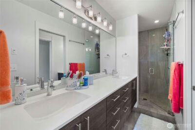 2833 3rd Avenue W, Seattle, WA 98119 - Photo 12