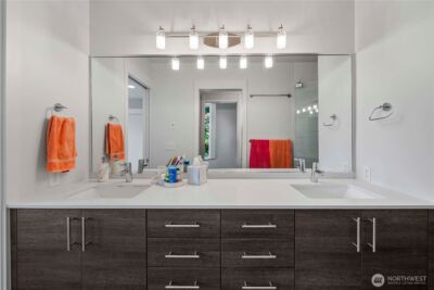 2833 3rd Avenue W, Seattle, WA 98119 - Photo 13