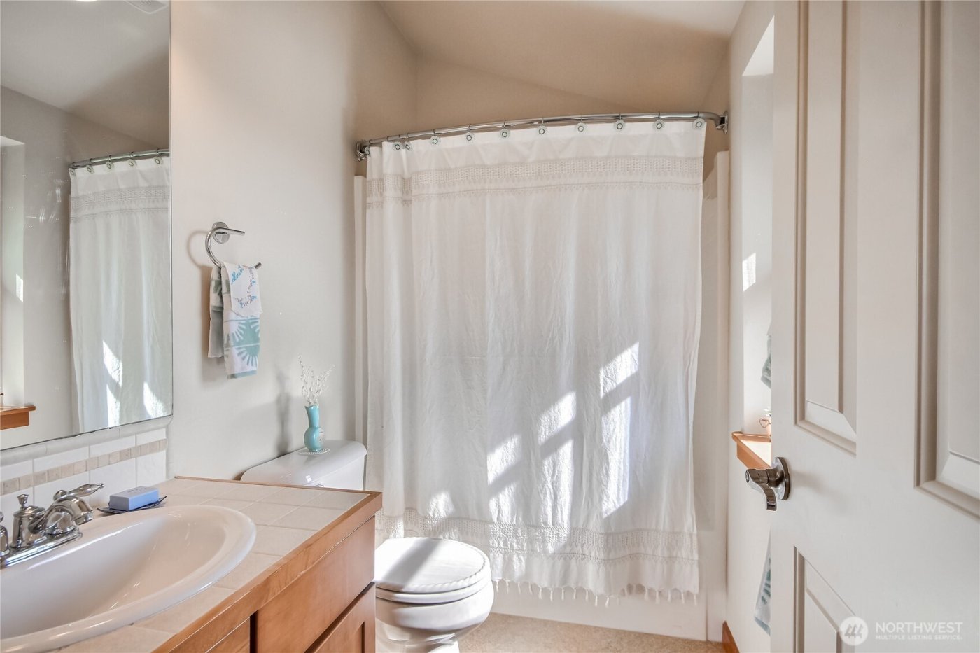 4415 40th Avenue SW, Seattle, WA 98116