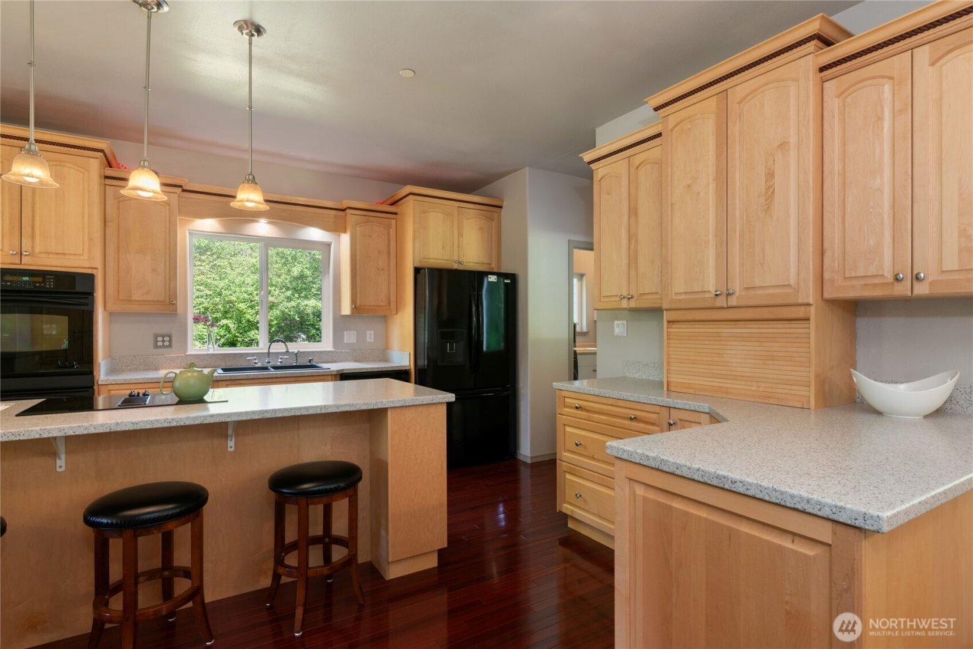 323 E Alderwood Road , Belfair, WA 98528