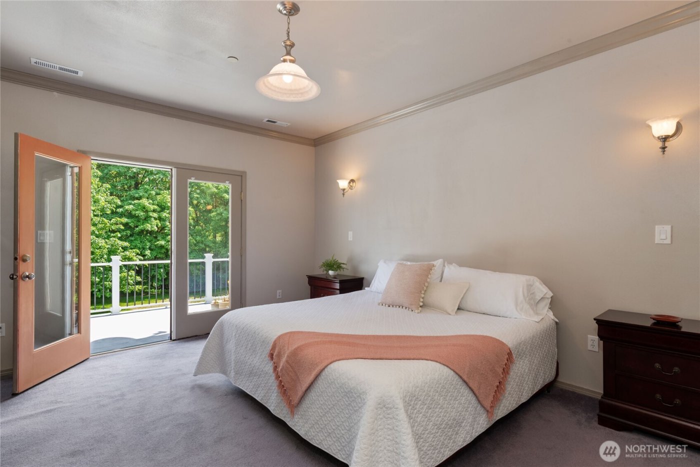 323 E Alderwood Road , Belfair, WA 98528