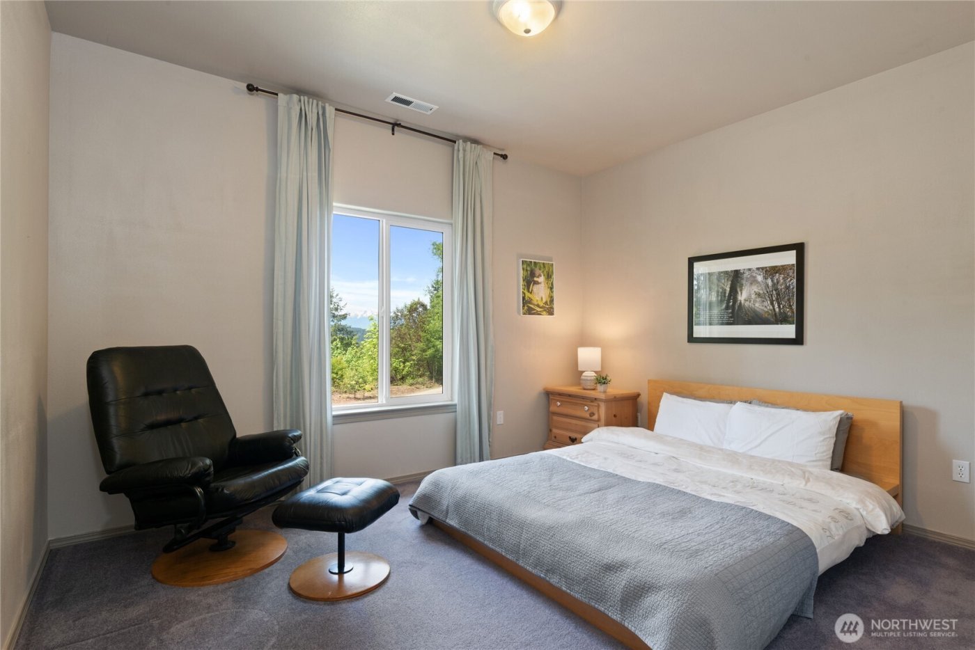 323 E Alderwood Road , Belfair, WA 98528