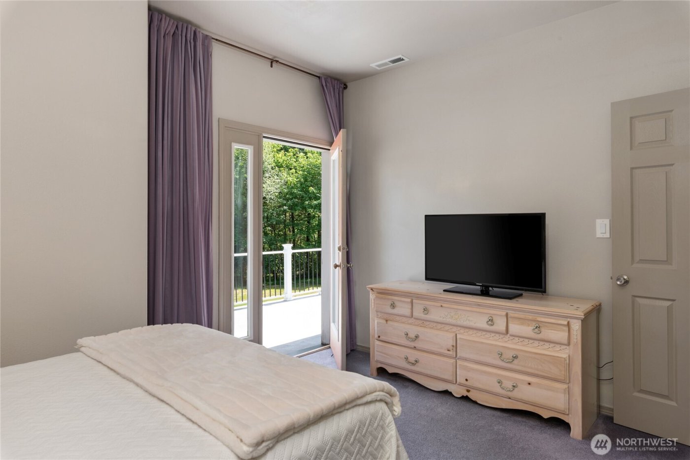 323 E Alderwood Road , Belfair, WA 98528