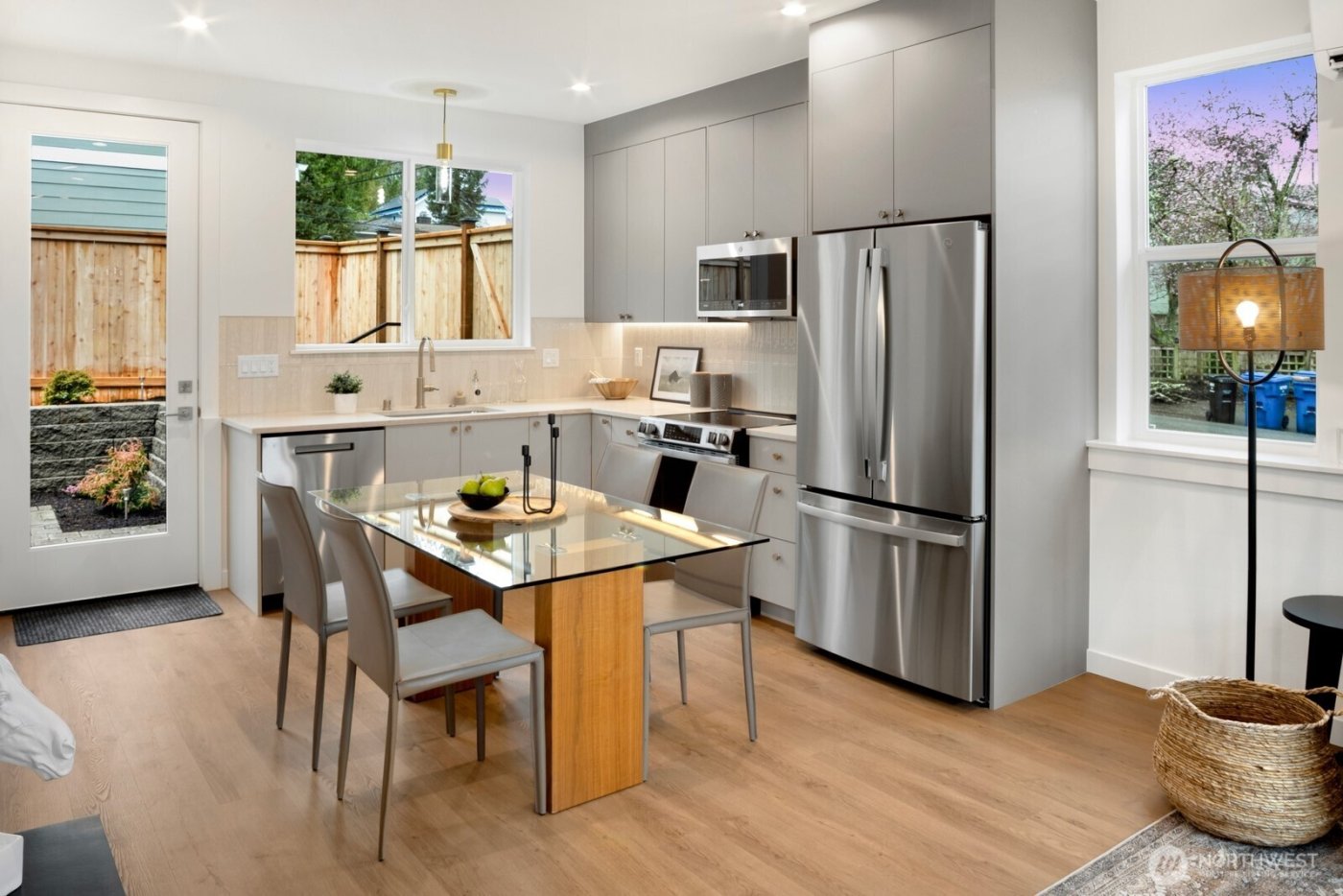 8841 Earl Avenue NW, Seattle, WA 98117